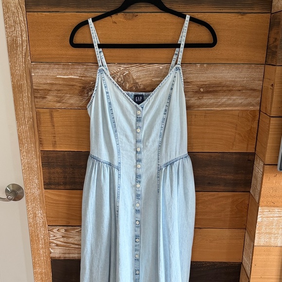 GAP Dresses & Skirts - GAP light wash denim midi dress